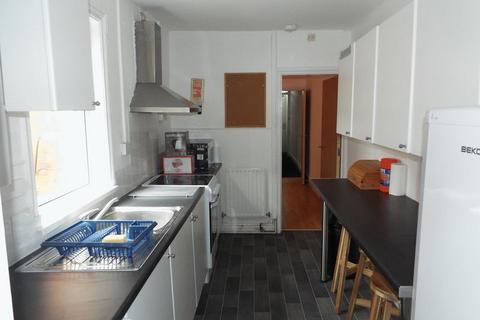 4 bedroom terraced house to rent, Hubert Road, Selly Oak, Birmingham, B29 6ER