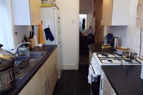 4 bedroom terraced house to rent, Harrow Road, Selly Oak, Birmingham, B29 7DN