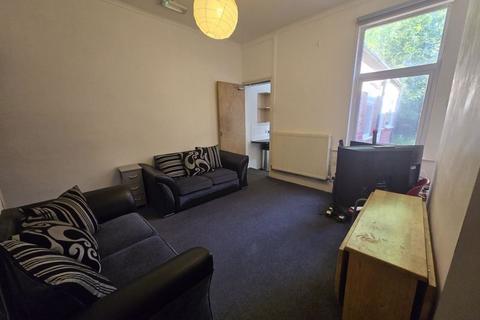 4 bedroom terraced house to rent, Harrow Road, Selly Oak, Birmingham, B29 7DN