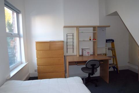 4 bedroom terraced house to rent, Harrow Road, Selly Oak, Birmingham, B29 7DN