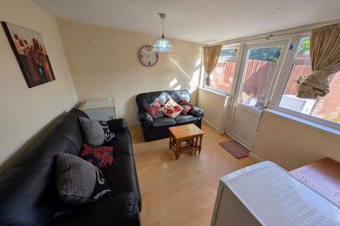 5 bedroom semi-detached house to rent, Harborne Lane, Selly Oak, Birmingham, B29 6TQ