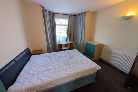5 bedroom semi-detached house to rent, Harborne Lane, Selly Oak, Birmingham, B29 6TQ