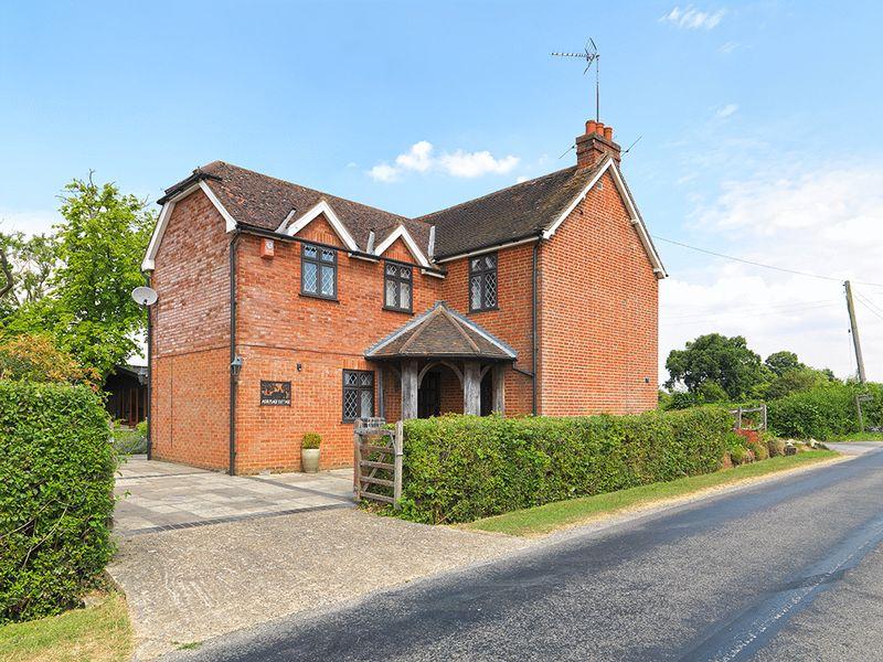 Two Mile Ash Road, Horsham, RH13 5 bed detached house £750,000