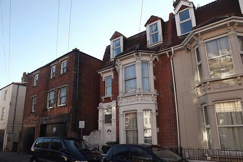 8 bedroom end of terrace house to rent, Auckland Road East, Southsea