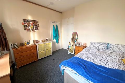 6 bedroom apartment to rent - Aylward Street, Portsmouth