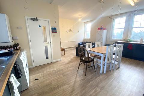 6 bedroom apartment to rent, Aylward Street, Portsmouth