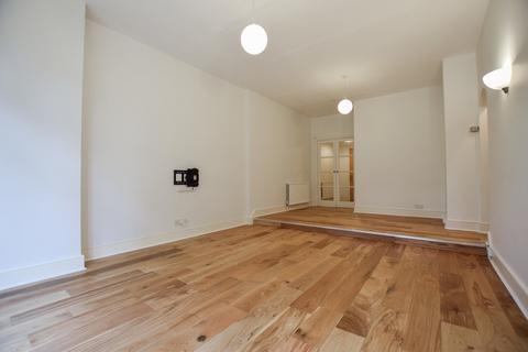 2 bedroom apartment to rent, Arlington Gardens, Chiswick