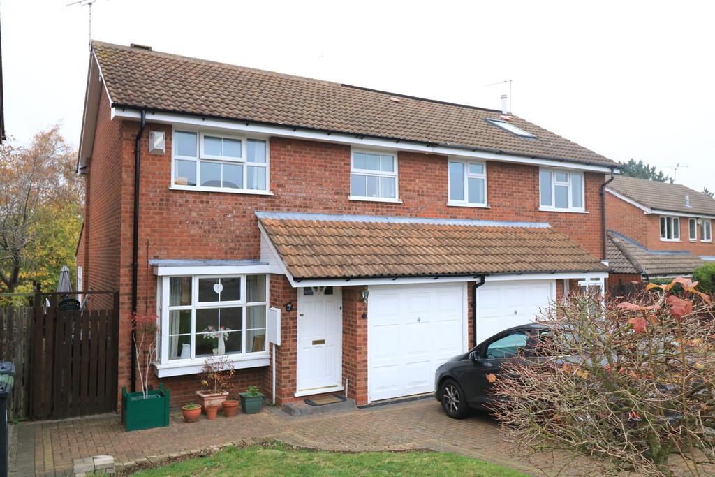 Tisdale Rise, Kenilworth 3 bed semidetached house £1,395 pcm (£322 pw)