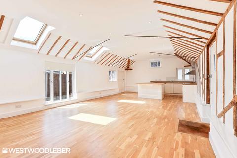 2 bedroom barn conversion to rent, Hailey Lane, Hertford SG13