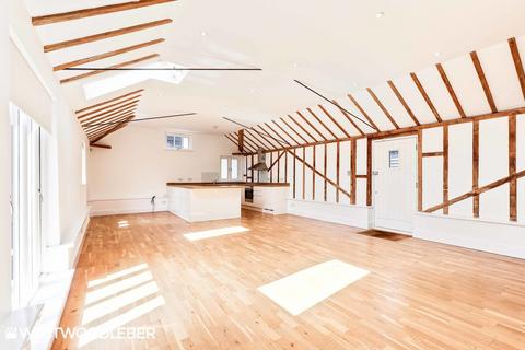 2 bedroom barn conversion to rent, Hailey Lane, Hertford SG13