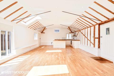 2 bedroom barn conversion to rent, Hailey Lane, Hertford SG13