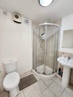 Studio to rent, Unett Court, St Matthews Road, Smethwick B66