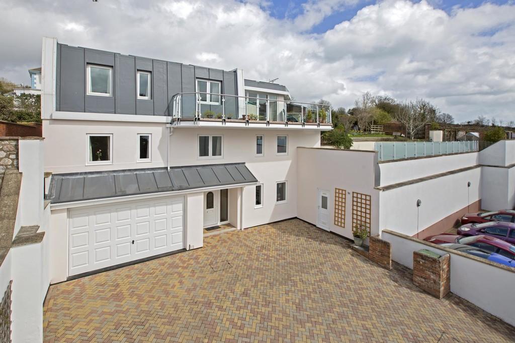 First Drive, Teignmouth, TQ14 8TJ 5 bed detached house £795,000