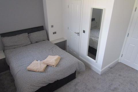 6 bedroom terraced house to rent, Kensington, Kensington Fields