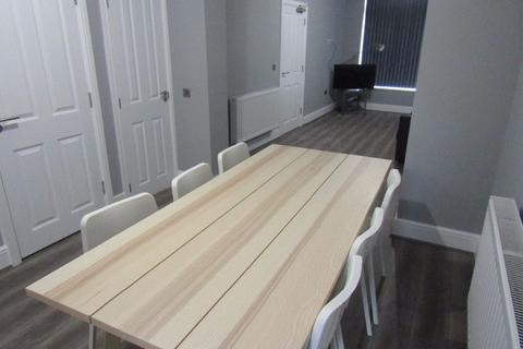 6 bedroom terraced house to rent, Kensington, Kensington Fields