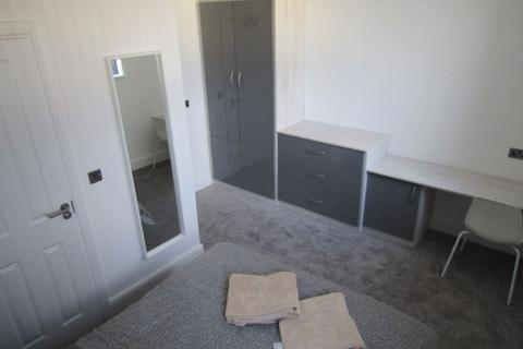 6 bedroom terraced house to rent, Kensington, Kensington Fields