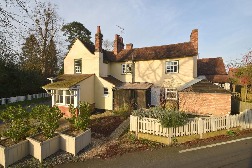 The Street, Little Waltham,CM3 3NT 4 bed detached house £374,995
