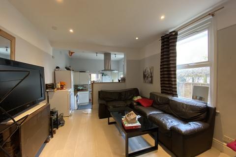 7 bedroom semi-detached house to rent, Richmond Gardens