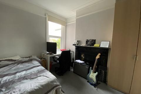 7 bedroom semi-detached house to rent, Richmond Gardens