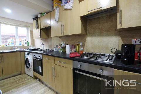 8 bedroom terraced house to rent, Portswood Avenue, Southampton