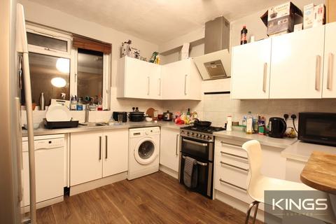 6 bedroom terraced house to rent, Shakespeare Avenue, Southampton