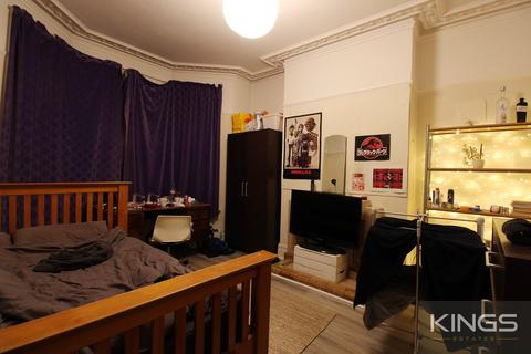 6 bedroom terraced house to rent, Shakespeare Avenue, Southampton