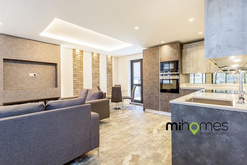 Newby House Southgate N14 2 Bed Apartment 1 800 Pcm 415 Pw Image 1 Of 10