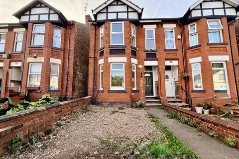 2 bedroom ground floor flat to rent, Kings Road, Prestwich