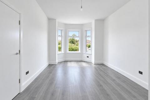 2 bedroom ground floor flat to rent, Kings Road, Prestwich