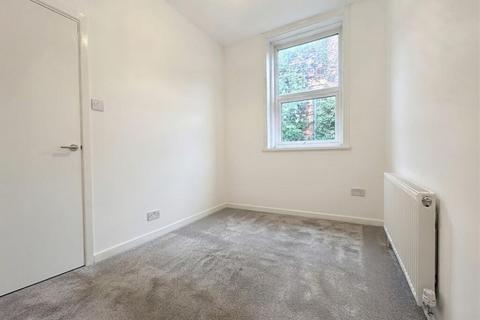 2 bedroom ground floor flat to rent, Kings Road, Prestwich