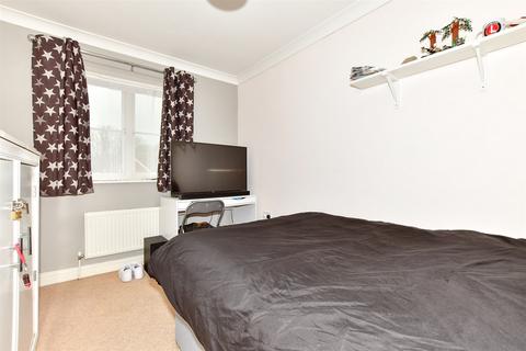 5 Green Close, Whitfield, Dover, CT16 2FD