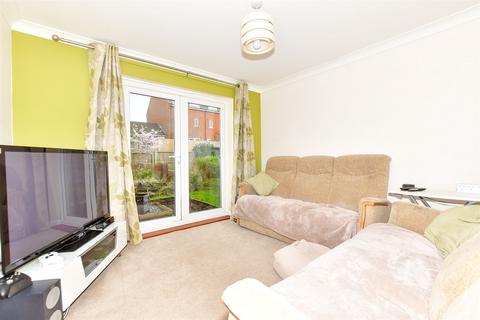 5 Green Close, Whitfield, Dover, CT16 2FD