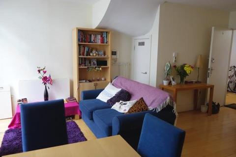 2 bedroom flat to rent, Clapham Manor St, London SW4