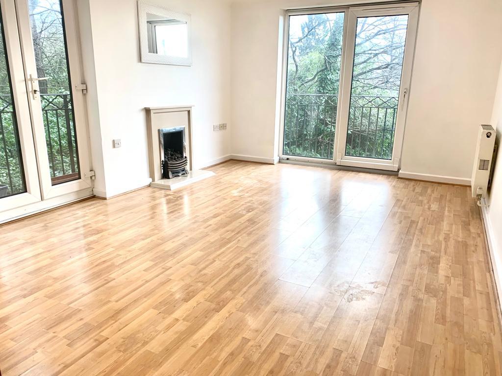 Cobden Avenue, Bitterne UNFURNISHED 2 bed apartment £925 pcm (£213 pw)
