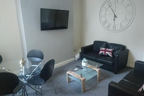 3 bedroom terraced house to rent, Cameron St, Kensington