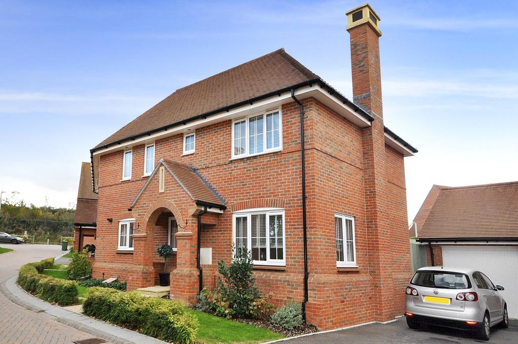 Faygate, Horsham, West Sussex, RH12 3 bed semidetached house £395,000