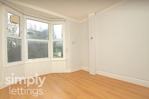 Studio to rent, The Upper Drive, Hove