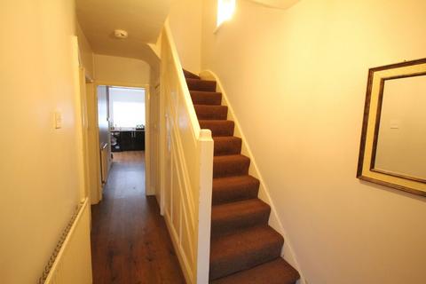 4 bedroom semi-detached house to rent, Woodleigh Avenue, Harborne, B17