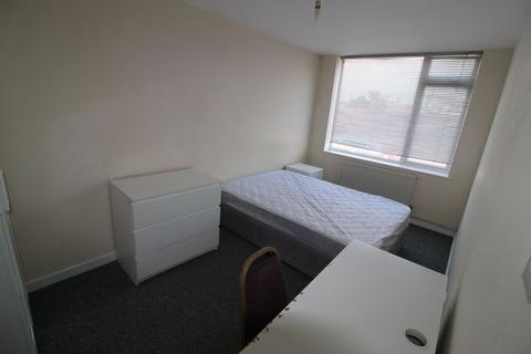 3 bedroom apartment to rent, AVAILABLE SEPTEMBER 2025 -3 Double Bedroom Student Flat - Winton