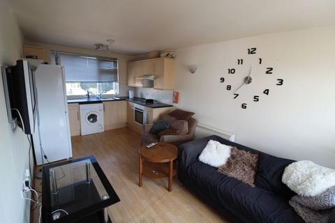 2 bedroom apartment to rent, AVAILABLE FOR SEPTEMBER 2025 -2 double Bedroom Student Flat - Winton