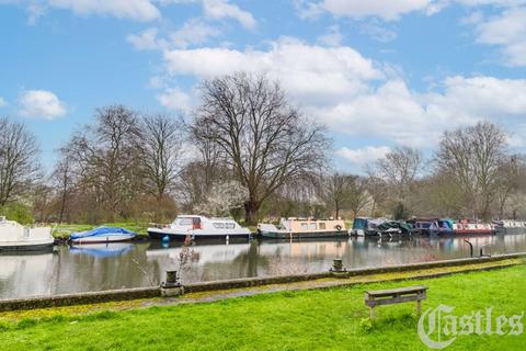 12 Jarrow Way, London, E9 5PG