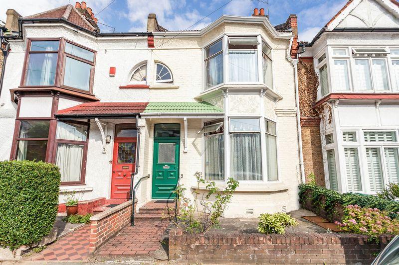 Park Hall Road, N2 3 bed terraced house £925,000