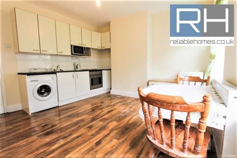 2 bedroom apartment to rent - Barnfield Gardens, Plumstead, London, SE18