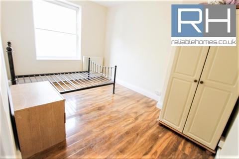 2 bedroom apartment to rent - Barnfield Gardens, Plumstead, London, SE18