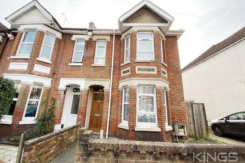 4 bedroom terraced house to rent, Gordon Avenue, Southampton