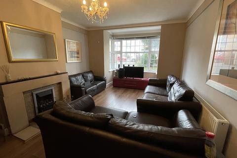 4 bedroom ground floor flat to rent, Surrey Road, Bournemouth
