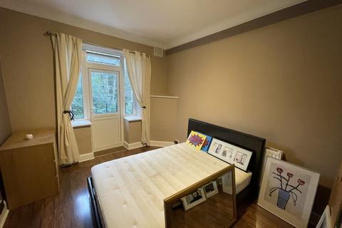 4 bedroom ground floor flat to rent, Surrey Road, Bournemouth