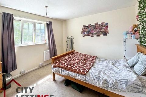 3 bedroom end of terrace house to rent, Palmerston Gardens, City Centre