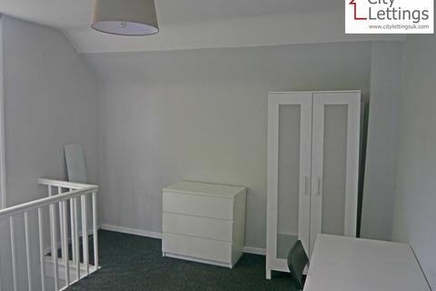 4 bedroom end of terrace house to rent, Gloucester Avenue, Lenton