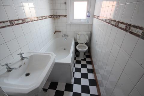 4 bedroom terraced house to rent, Hovingham Terrace,  Leeds, LS8
